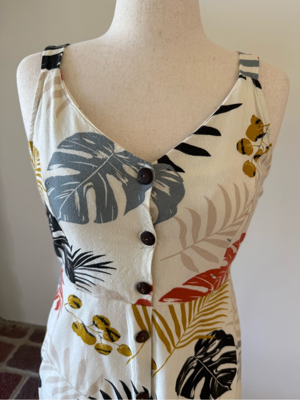 Sleeveless Rayon/Linen Dress with Tropical Leaf Print - Picture 2 of 9